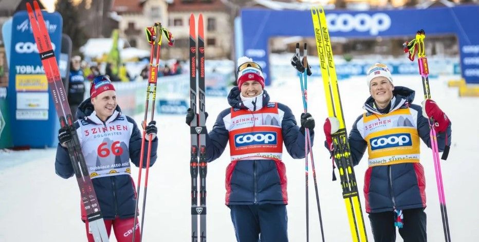 Норвежские лыжники Симен Хегстад Крюгер, Пол Голберг и Йоханнес Хесфлот Клебо (слева направо). Источник: FIS