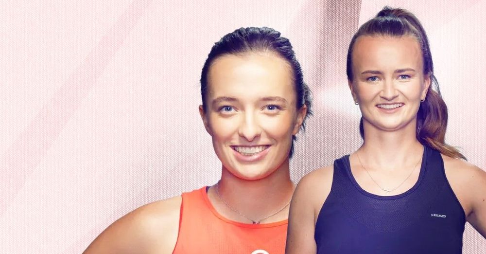 Ига Швентек и Барбора Крейчикова (слева направо)    