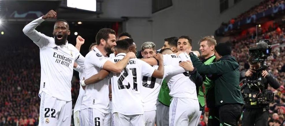 Футболисты «Реала» празднуют очередной гол в ворота «Ливерпуля». Источник: UEFA