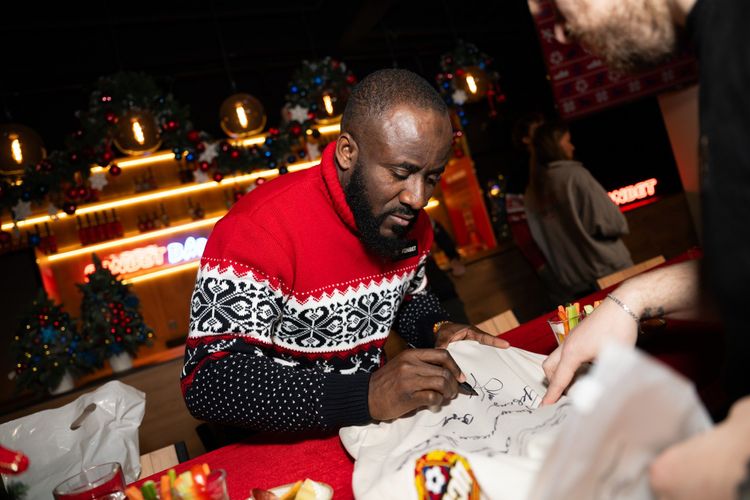 Слуцкий: в ЦСКА Думбия дрался с доктором за кусок мяса