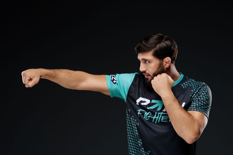 «Хочется ему морду набить». Арман Царукян высказался про бой с Дэном Хукером