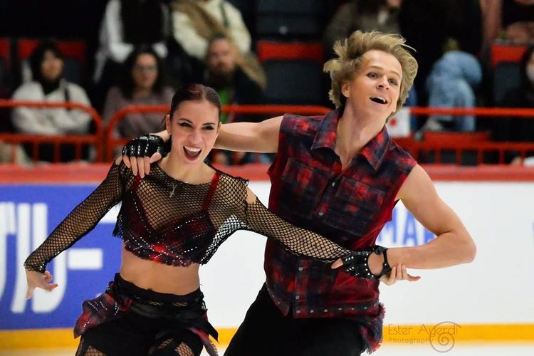 Дэвис и Смолкин вошли в топ-6 после ритм-танца на ЧЕ-2026, несмотря на казус