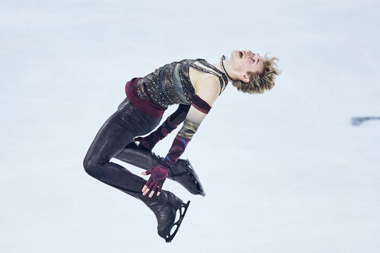 Малинин с рекордом выиграл короткую программу на чемпионате мира по фигурному катанию