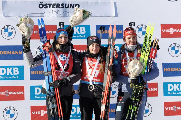 Лиза Виттоцци, Доротея Вирер и Дениз Херрманн-Вик (слева направо). Источник: IBU