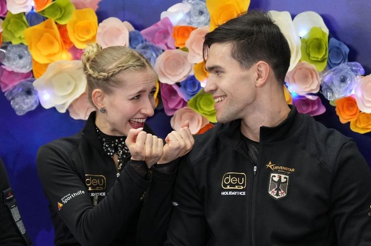 Минерва Фабьенне Хазе и Никита Володин. Источник: ISU