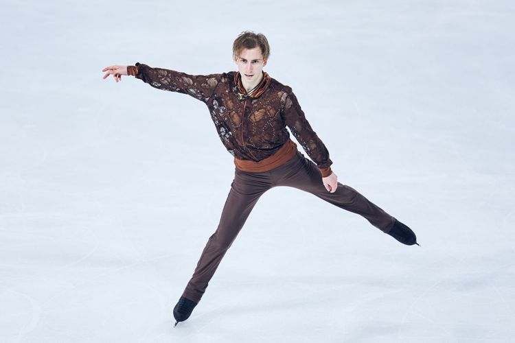 Ученик Тутберидзе выиграл короткую программу на чемпионате Европы по фигурному катанию