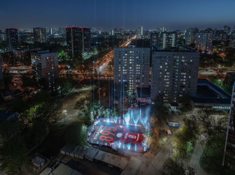 FONBET реконструировал хоккейную коробку в родном районе Овечкина