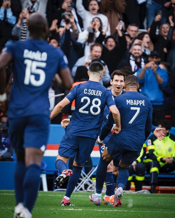 messi-mbappe.jpg